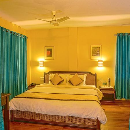 Landmark Hotels Гувахати Экстерьер фото