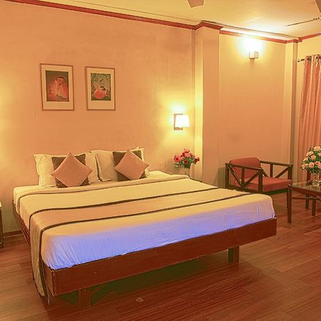 Landmark Hotels Гувахати Экстерьер фото